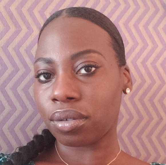 Meet your Posher, Kween - Picture 1 of 1